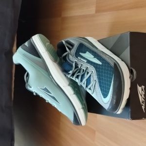 Altra Intuition 3.5 news in box